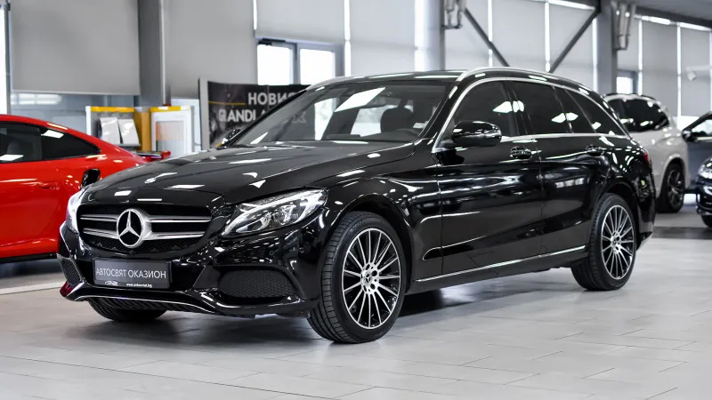 Mercedes-Benz C 220 d T Avantgarde 4MATIC Image 4