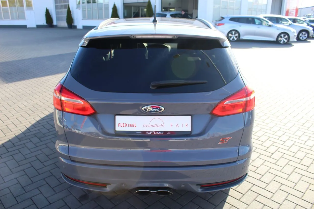 Ford Focus ST 2.0 Ecoboost...  Image 5